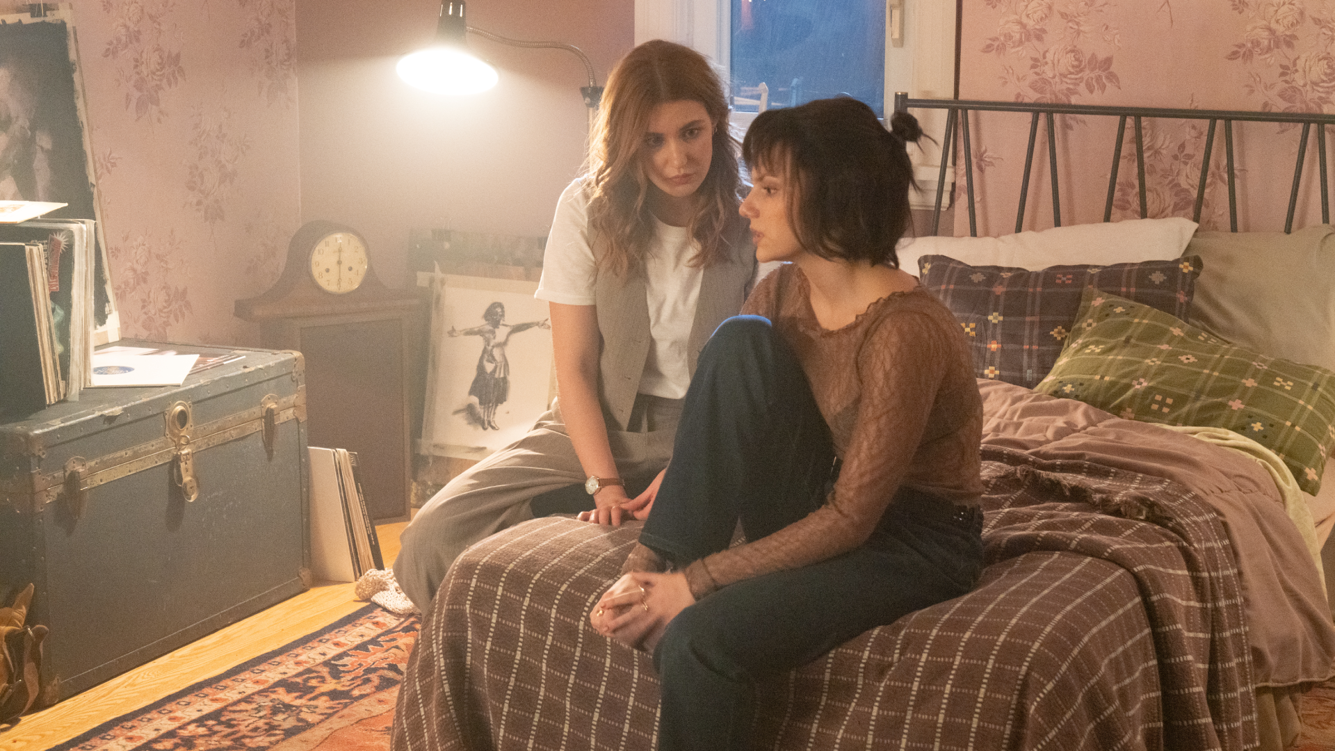 Whistle director says he's "never known chemistry" like Sophie Nelisse and Dafne Keen's in the new queer supernatural horror: "It worked so perfectly"