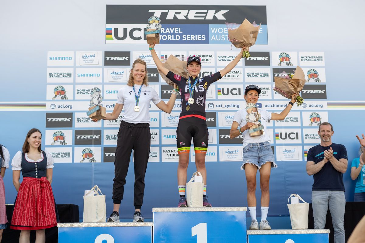 Elite women's podium of the W&ouml;rthersee Gravel Race &ndash;&nbsp;First Giada Borghesi (Lapierre to Btc City Ljuibjana), second Geerike Schreurs (Specialized - SD Worx Protime) and third Carolin Schiff (Canyon CLLCTV)