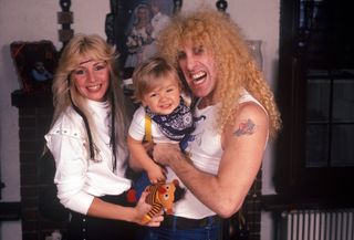 Snider at home with his wife Suzette and son Jesse Blaze on December 1, 1983 in New York