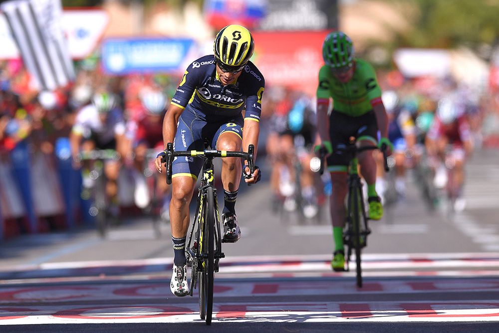 Esteban Chaves finishes stage 2