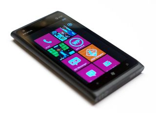 Nokia Lumia 900 Windows Phone gets reviewed: This is what AT&T will push over the iPhone