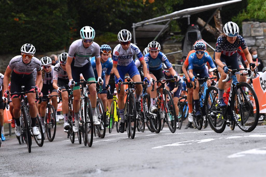 The favourites hit the from on the Mur de Huy at La Fleche Wallonne Feminine