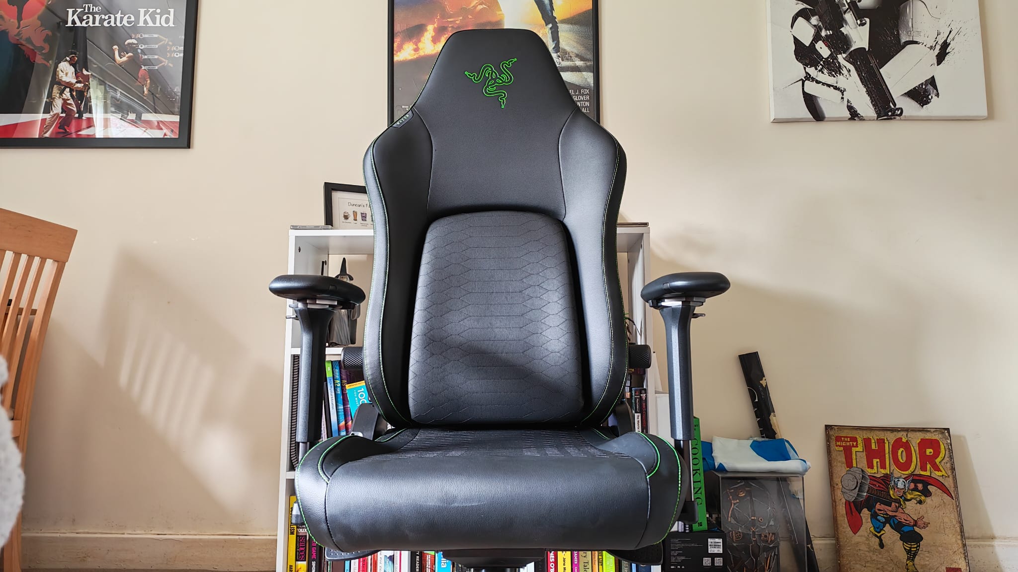 The Razer Iskur V2 NewGen from slightly below 
