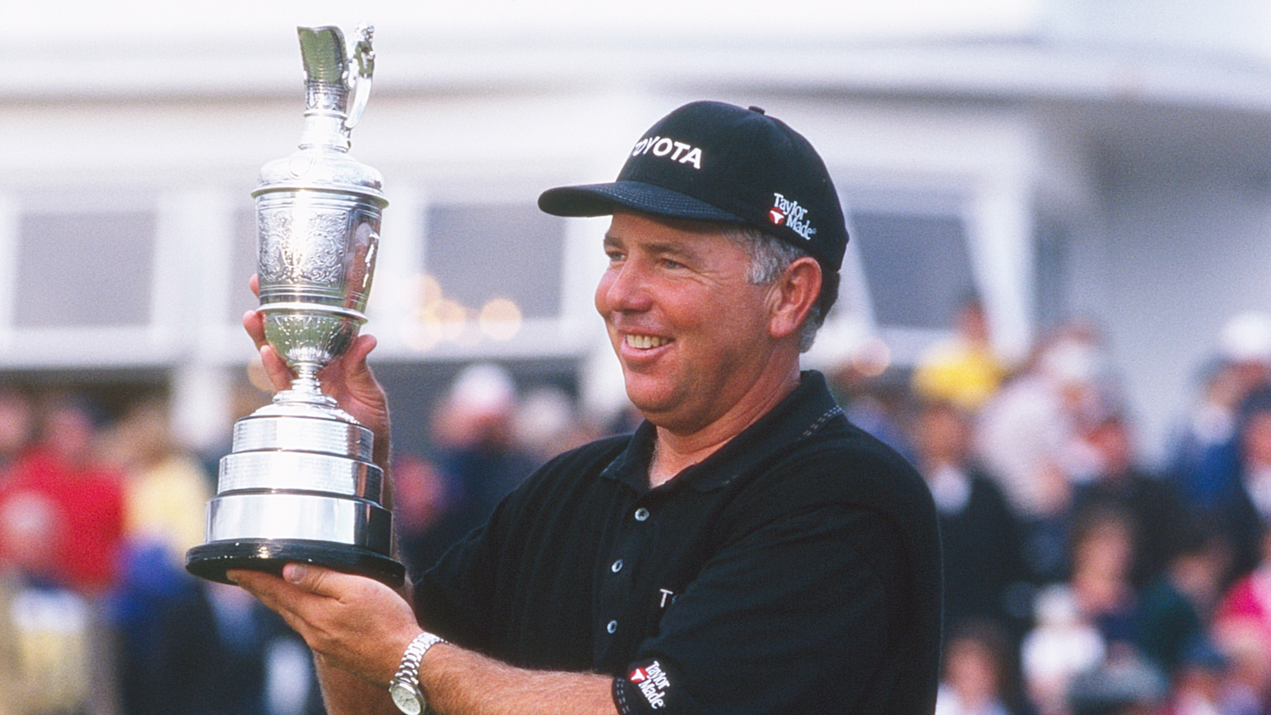 Mark O'Meara holds the claret jug