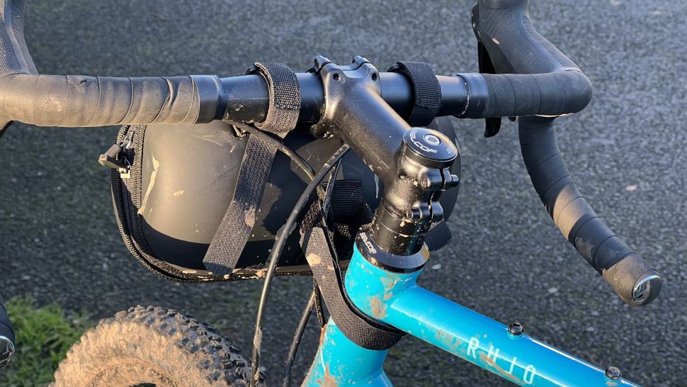 Lezyne Hard Bar Caddy handlebar bag review easy access storage Bike