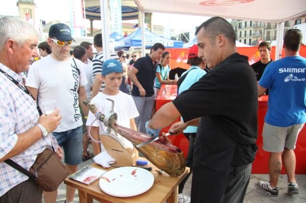 Fans enjoy some food