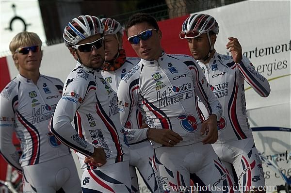 Velo-Club La Pomme Marseille riders await the start.