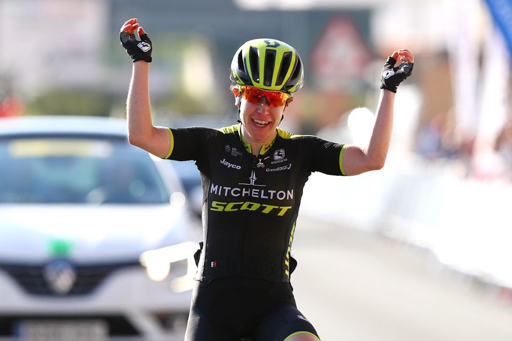 Amanda Spratt wins the final stage at Emakumeen Bira