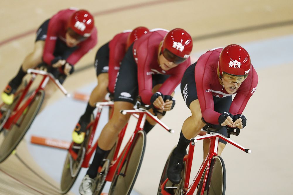 Denmark on the way to bronze in the team pursuit.