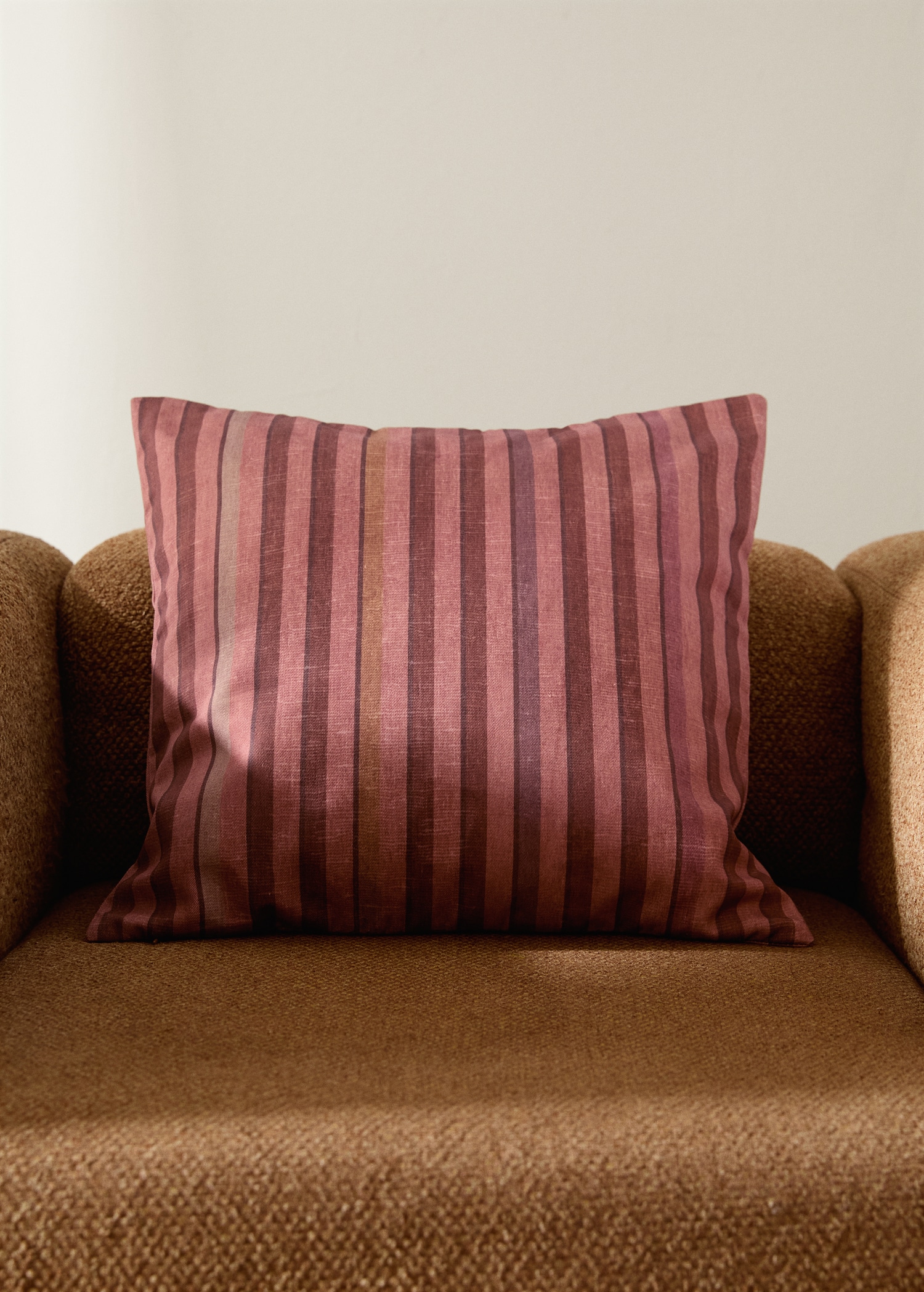 Cotton Cushion Cover With Printed Stripes 45x45 Cm - Home | Mango United Kingdom
