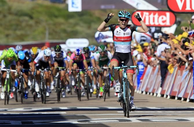 Jan Bakelants (RadioShack Leopard) triumphs in stage 2