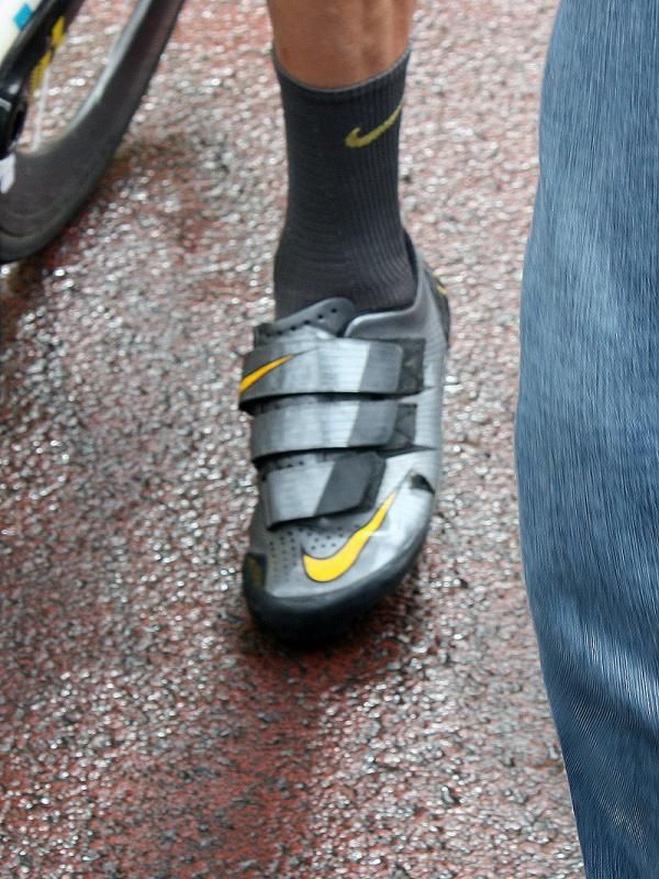 Lance Armstrong (Team Radioshack) is using these custom-made Nikes at the Tour de France.