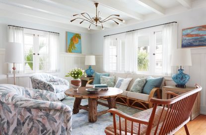Coastal home decor ideas with layered textures