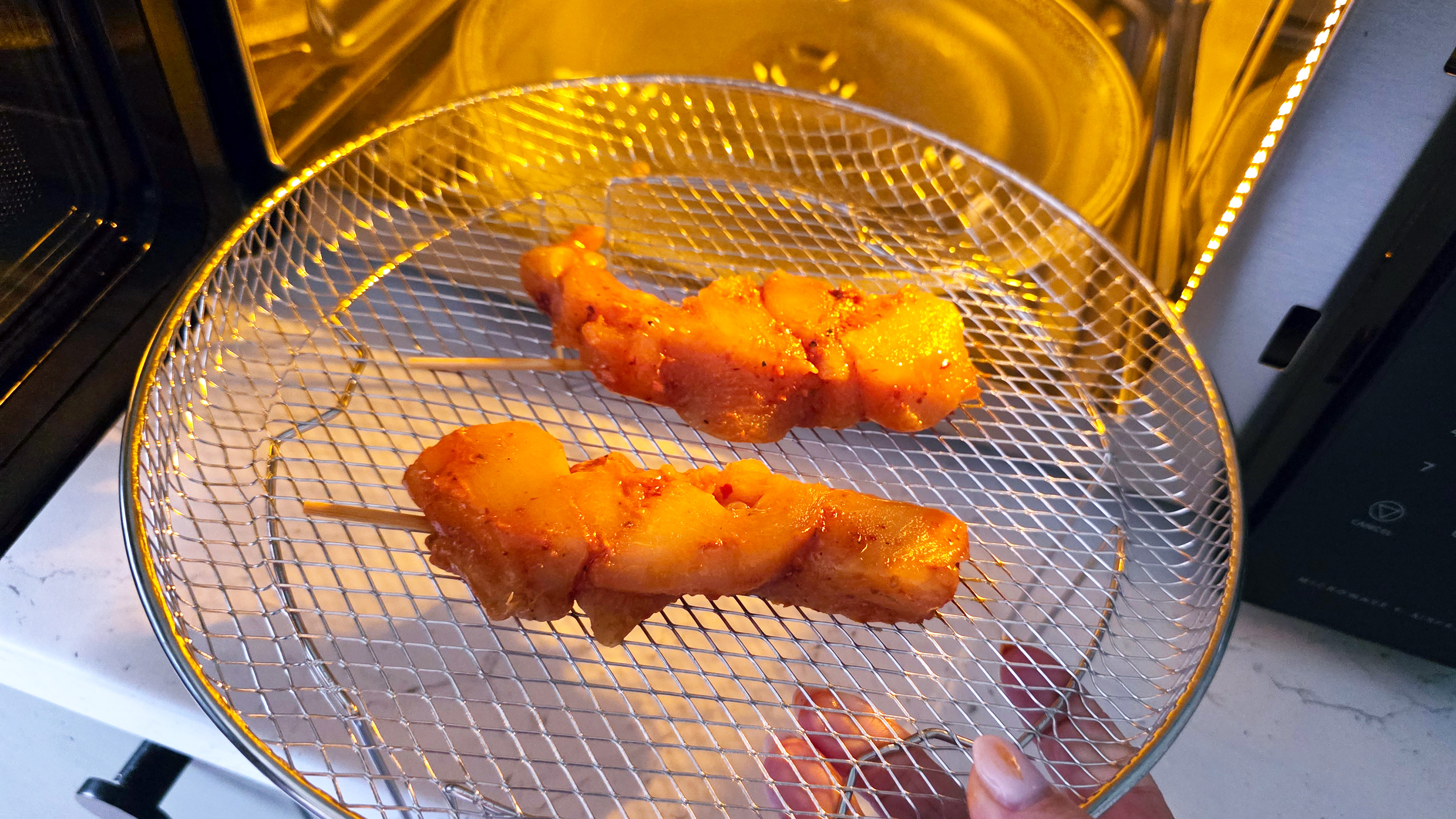 G&amp;Aring;TEBO french fries and chicken