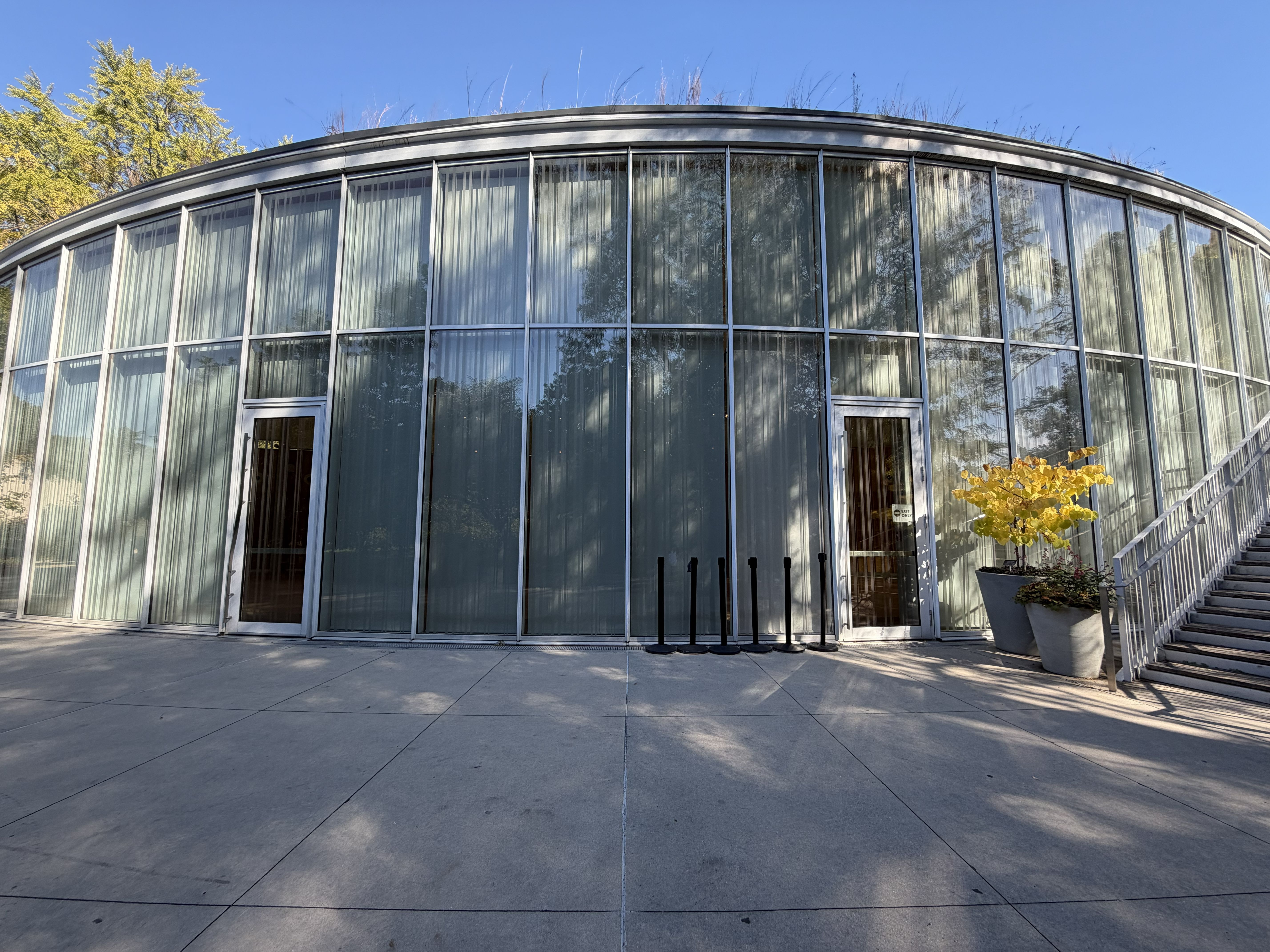 Apple iPhone 17 Pro Max daytime sample.