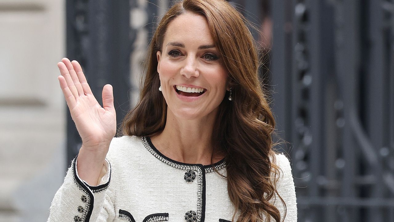 Kate Middleton thrifty two-in-one blazer dress