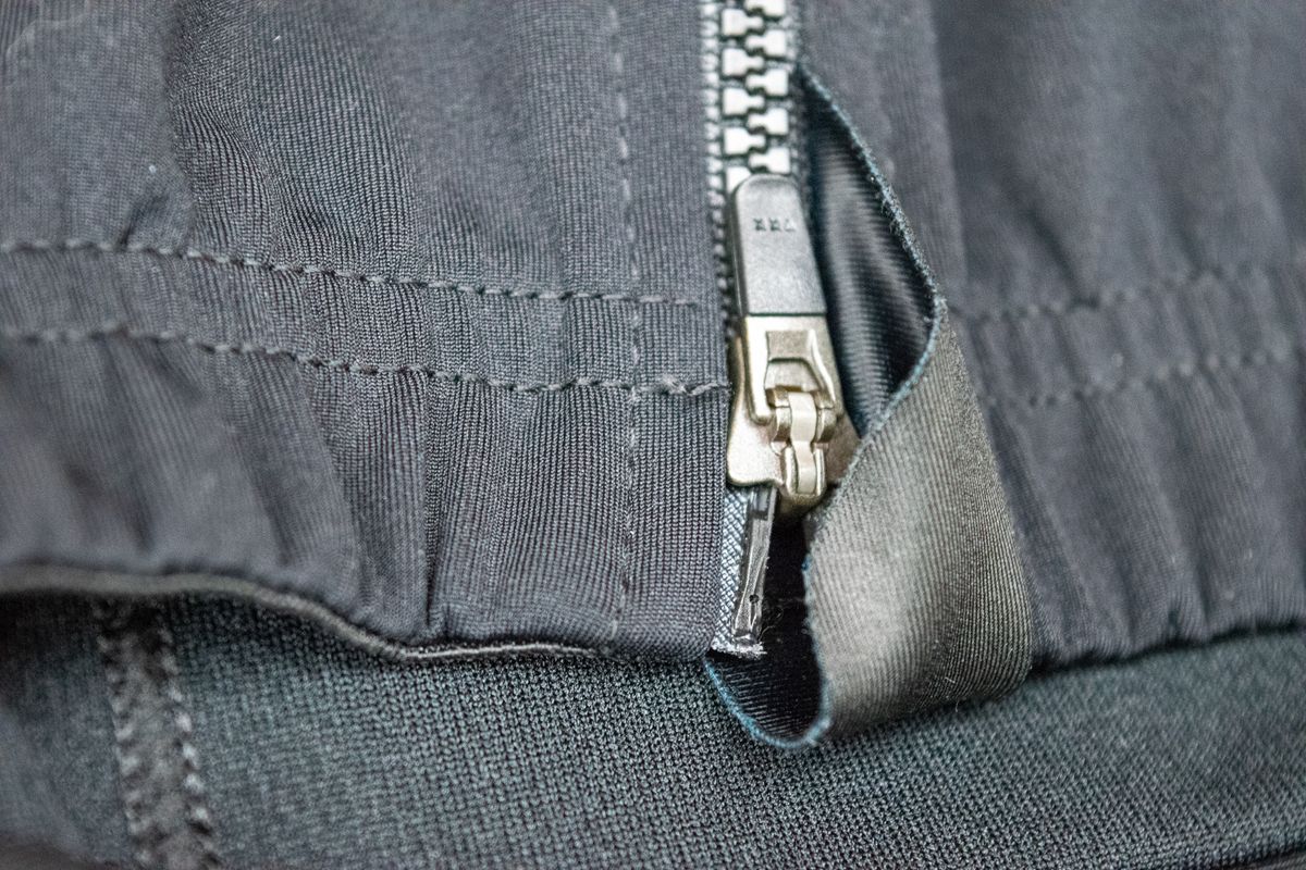 The two way zipper on the Nalini Reflex gilet