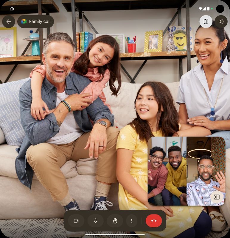 Google Meet dual screen feature for video calls on the Pixel 9 Pro Fold