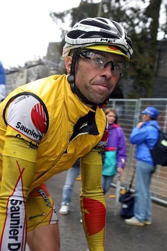 Gilberto Simoni (Saunier Duval) on a wet day