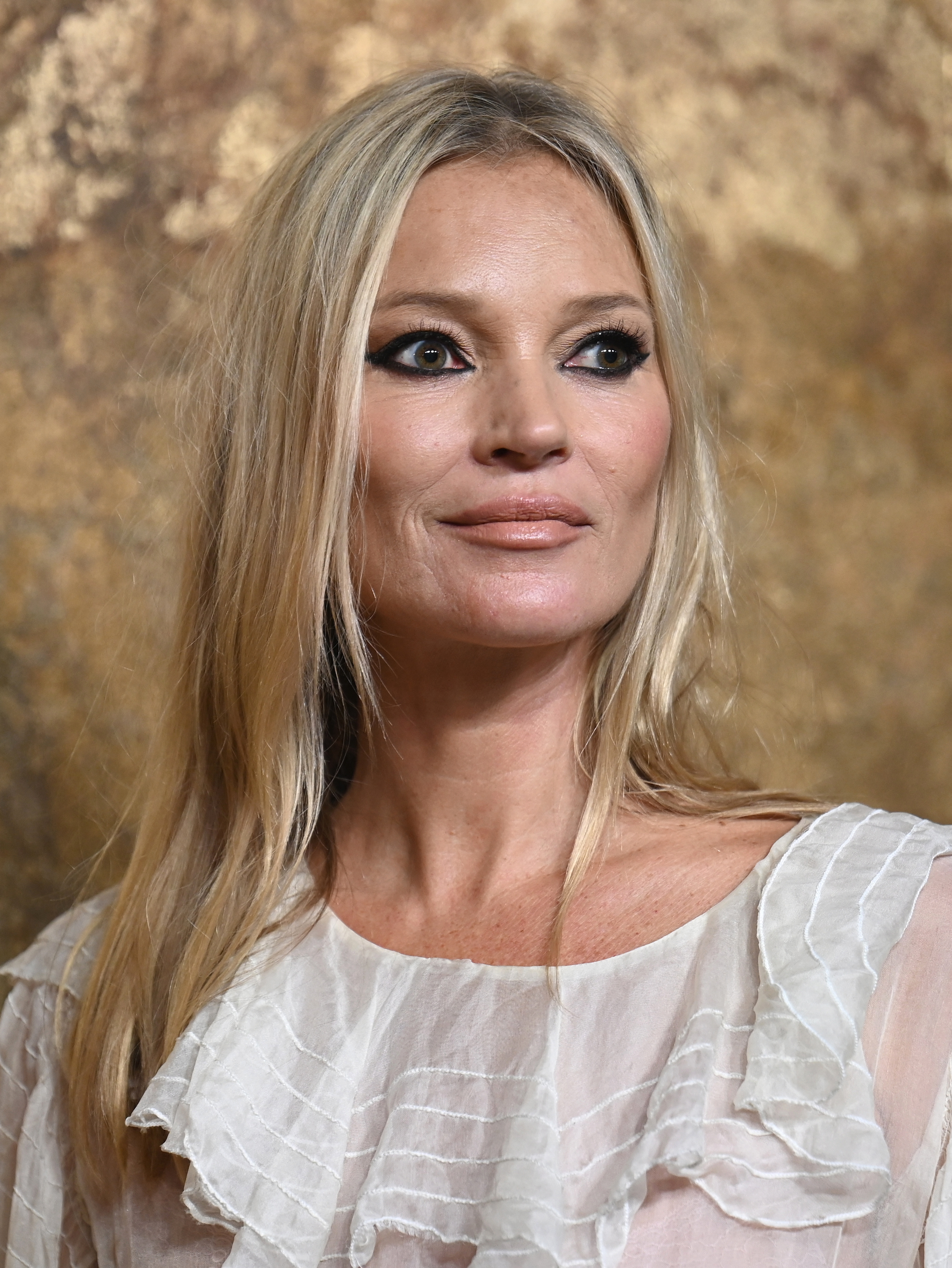 face framing - kate moss
