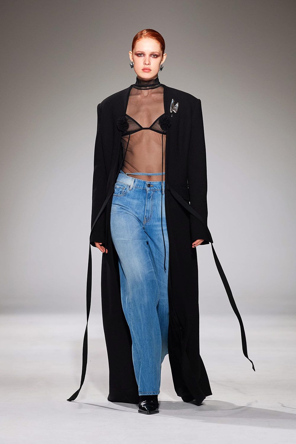 A look from the Nensi Dojaka show at London Fashion Week AW23