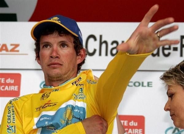 Paolo Savoldelli (Astana) looks serious with the leader's jersey