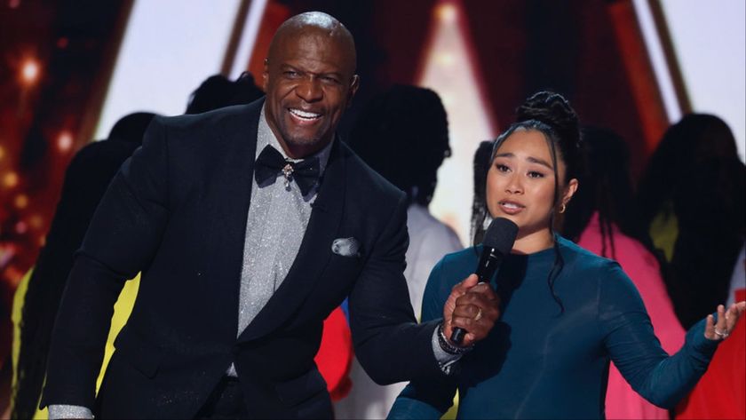 Terry Crews talking to singer Jessica Sanchez during America&#039;s Got Talent Season 20 semifinals results