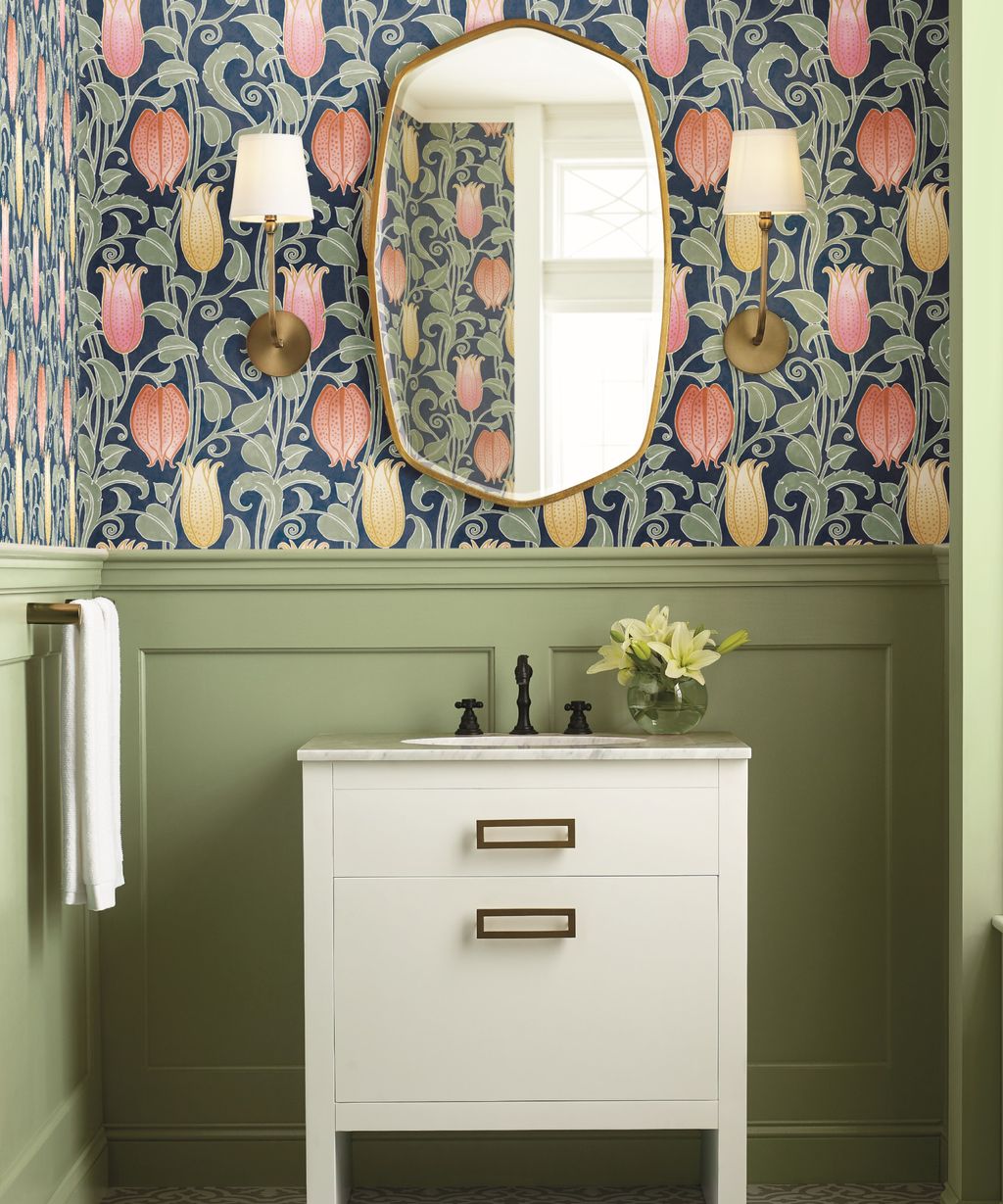 Can you use wallpaper in a bathroom? Find out what the experts say ...