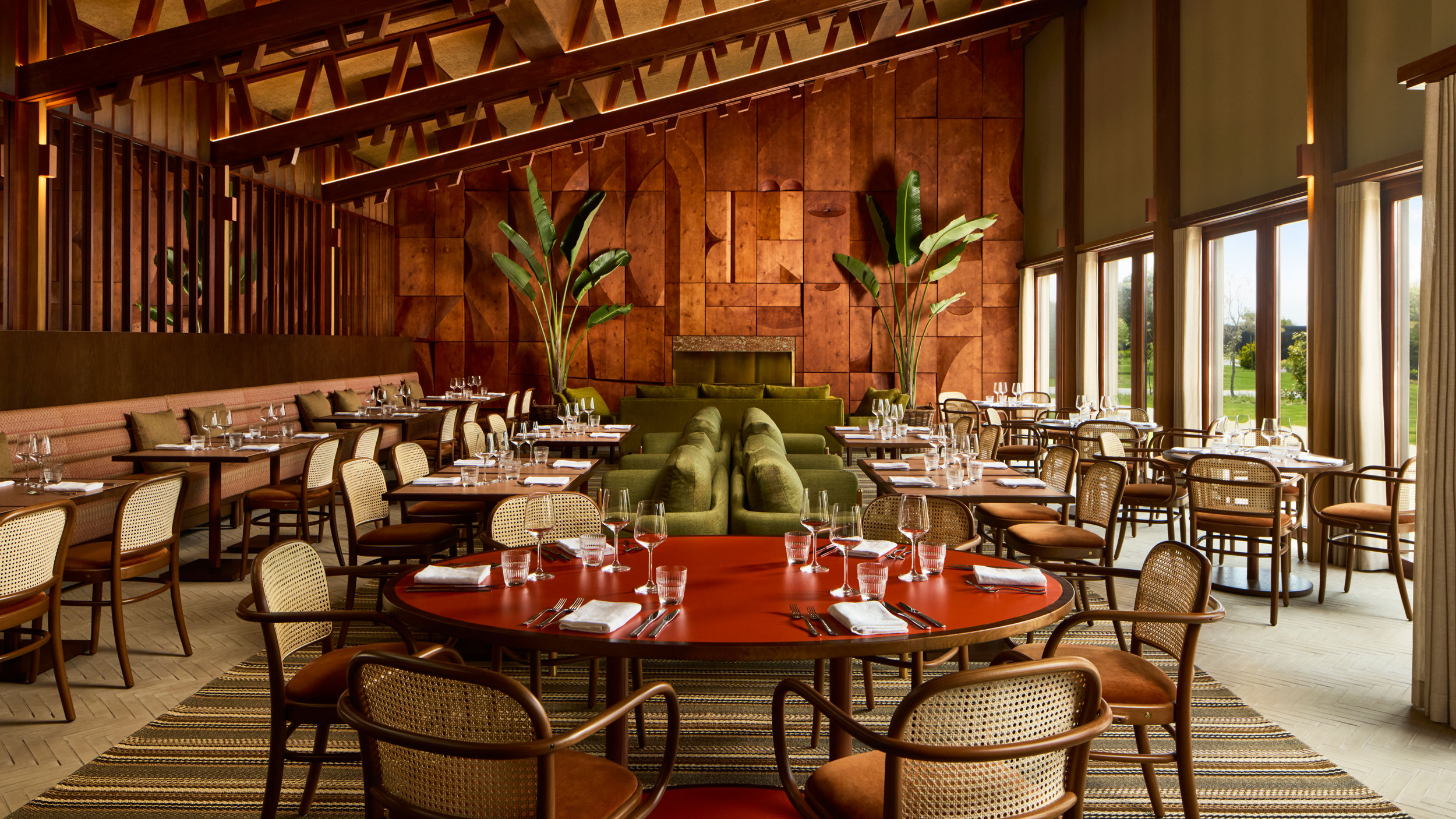 The Green's Restaurant at Tivoli Estela Golf &amp;amp; Lodges