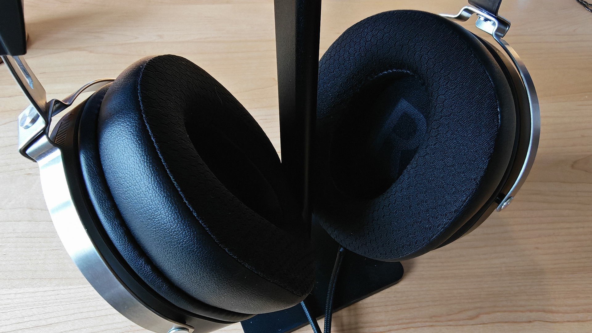 Various shots of the Fiio FT1 Pro headphones.