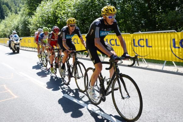 Chris Froome (Sky) sets the tempo in the final kilometres of stage seven