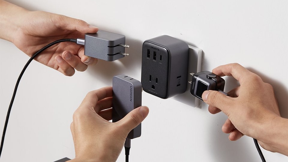 UGREEN Travel Plug Adapter