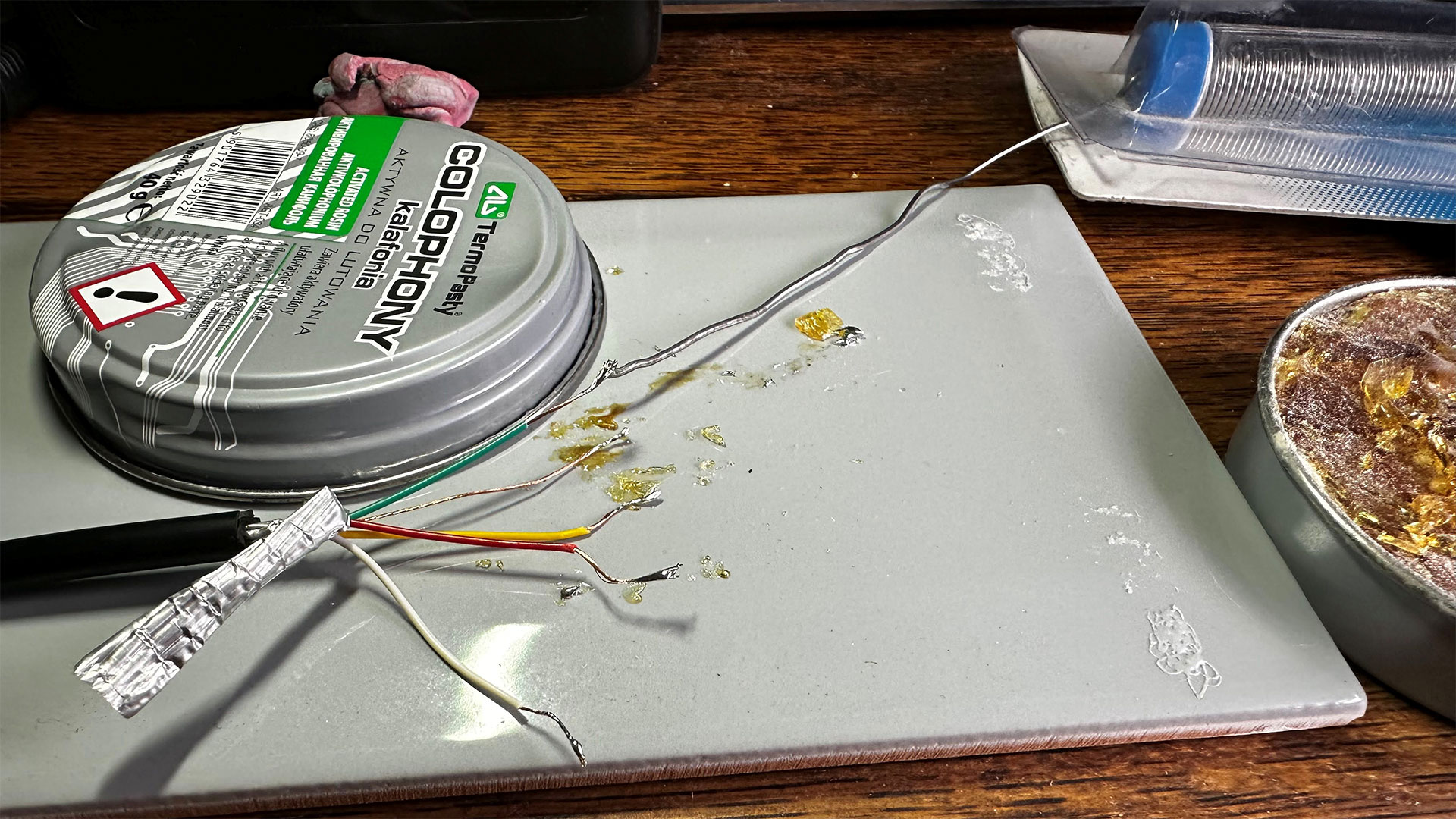 Building an Apple ADB to USB interface converter