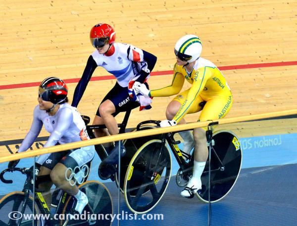 Anna Meares congratulates Victoria Pendleton