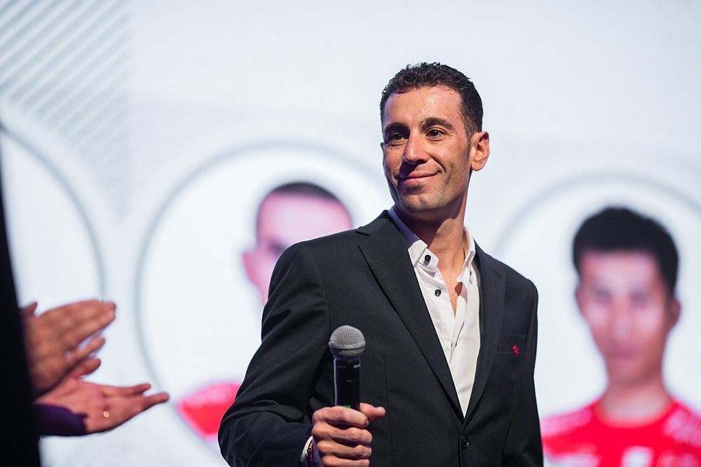 Vincenzo Nibali speaks at the Bahrain-Merida team presentation