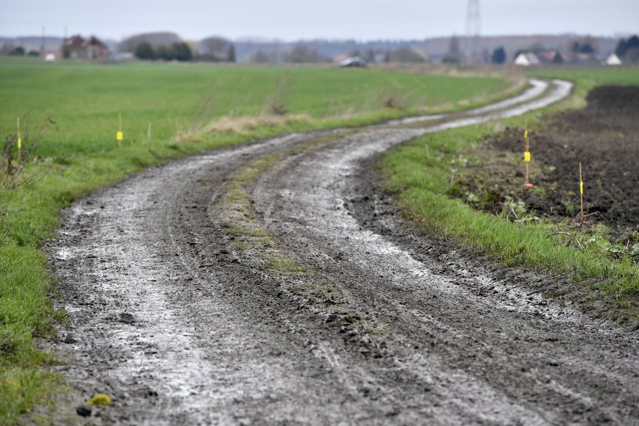 Mud on the pav&eacute; of Paris-Roubaix
