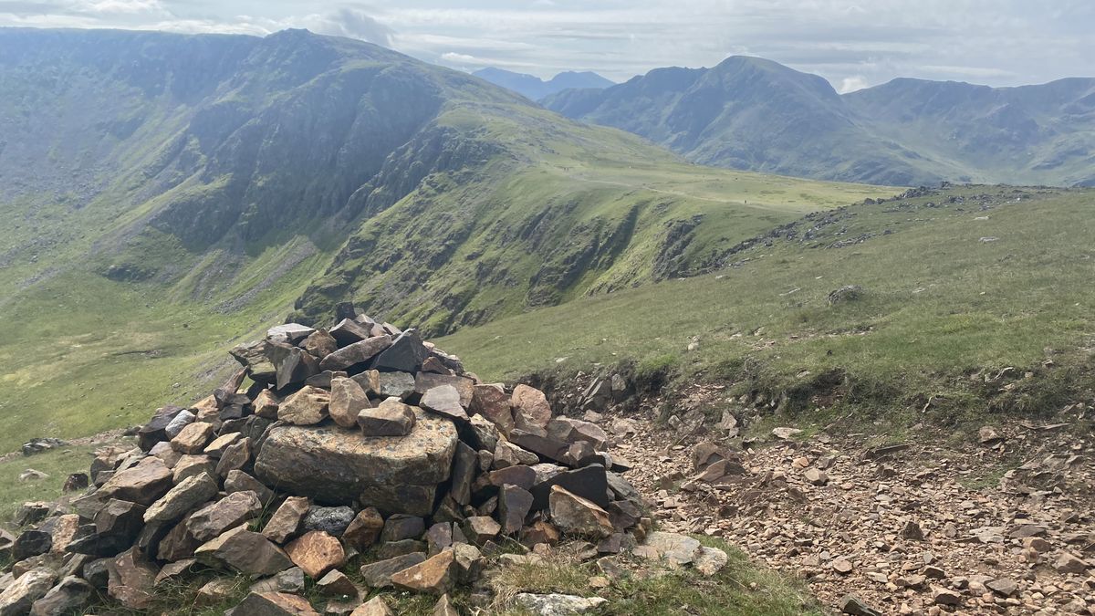 rock cairns: cairn in the Lake District