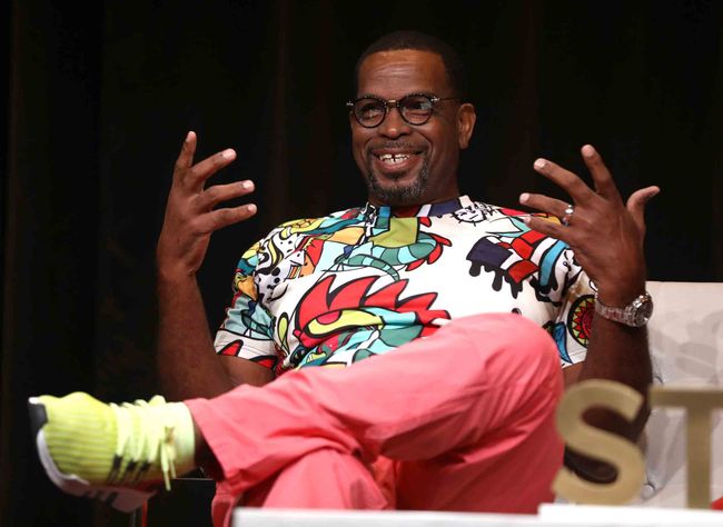 Schmooze-D-Luther-Campbell