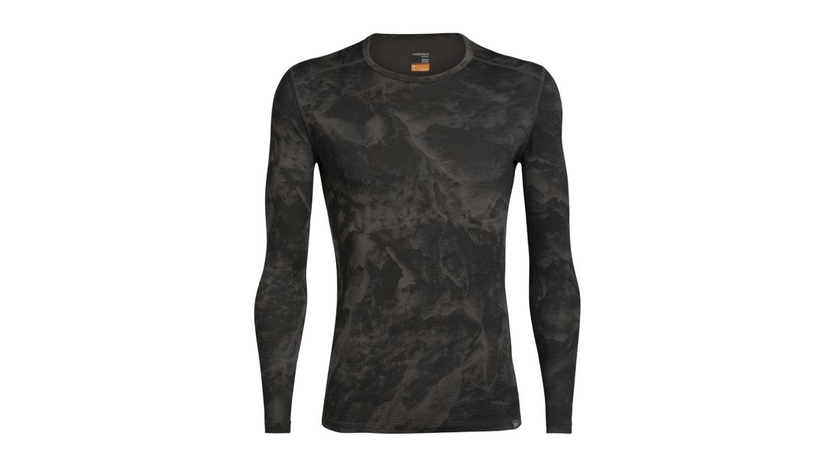 The Best Base Layers 2024: The Foundation Of Your Hiking Garb | Advnture