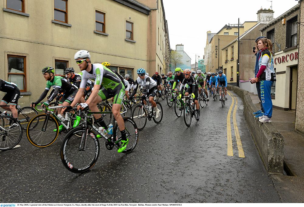 The peloton during stage 5