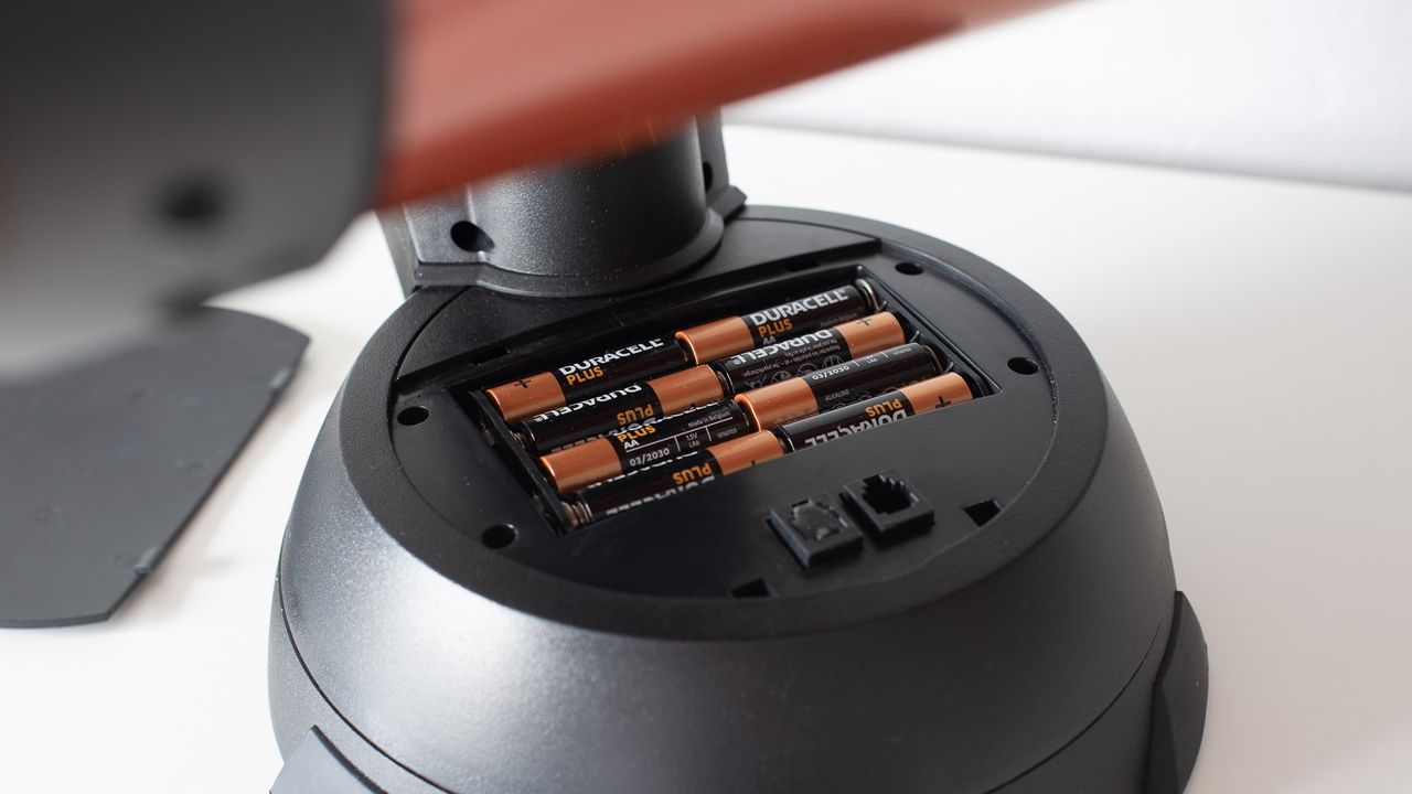 Celestron NexStar 8SE battery compartment