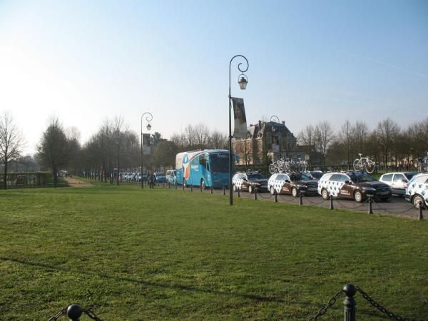The teams arrive in Compiegne