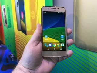 Best Budget Smartphone: Moto G5 Plus
