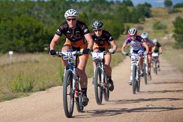 Katherine O'Shea leading out team mate Jenni King trying to get a gap on Bec Henderson's home track.