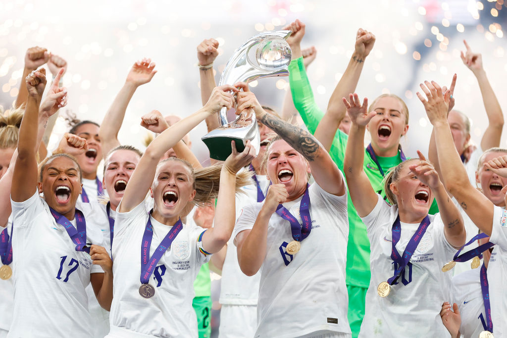 Leah Williamson and Millie Bright of England lift the UEFA Women’s EURO 2022 Trophy after their sides victory in the UEFA Women&#039;s Euro 2022 final match between England and Germany at Wembley Stadium on July 31, 2022 in London, England.