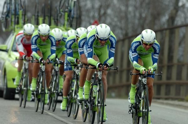 Liquigas-Doimo charge towards victory