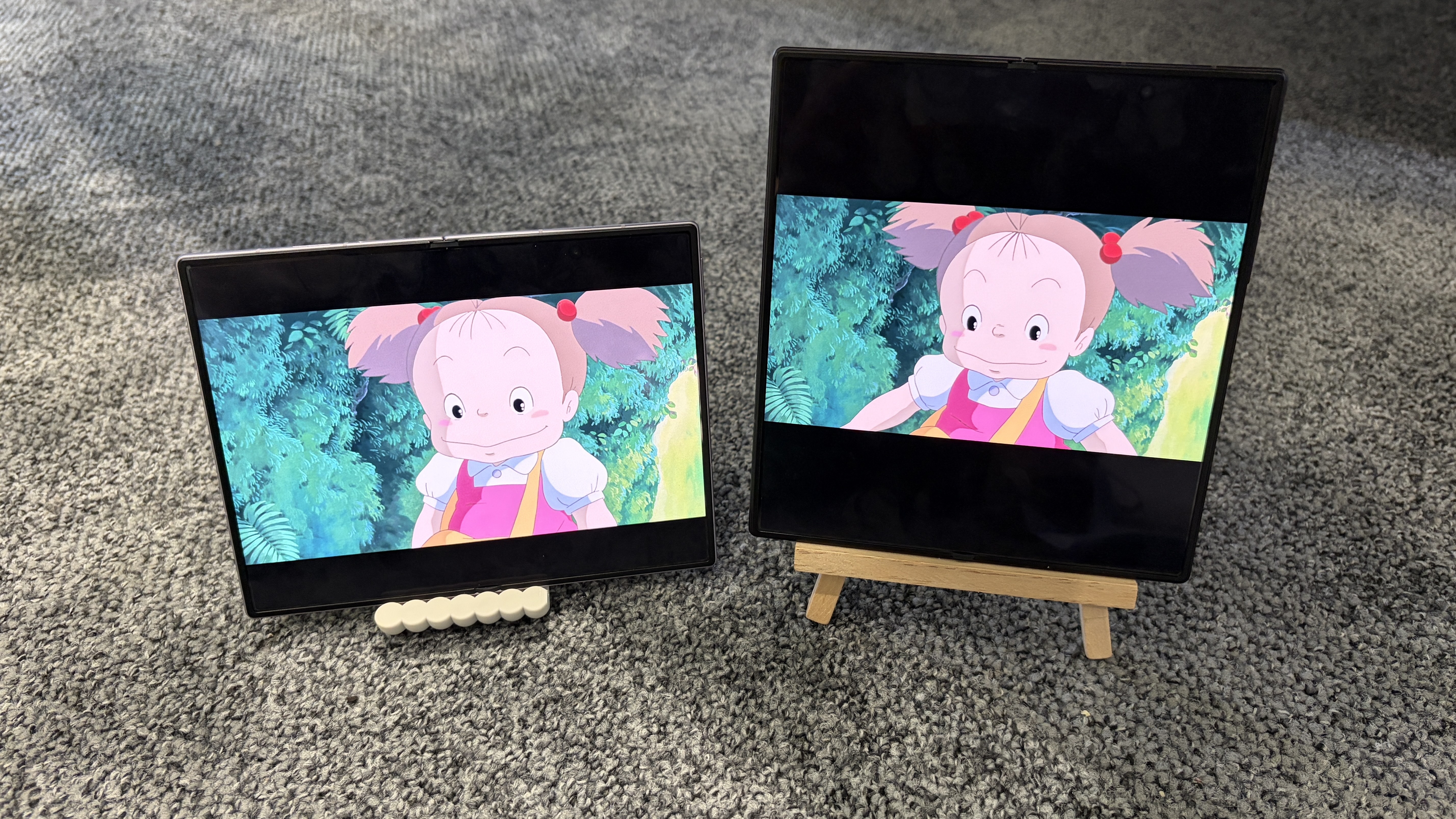 Galaxy Z Fold 8 vs Galaxy Z Fold 8 Ultra screen comparison