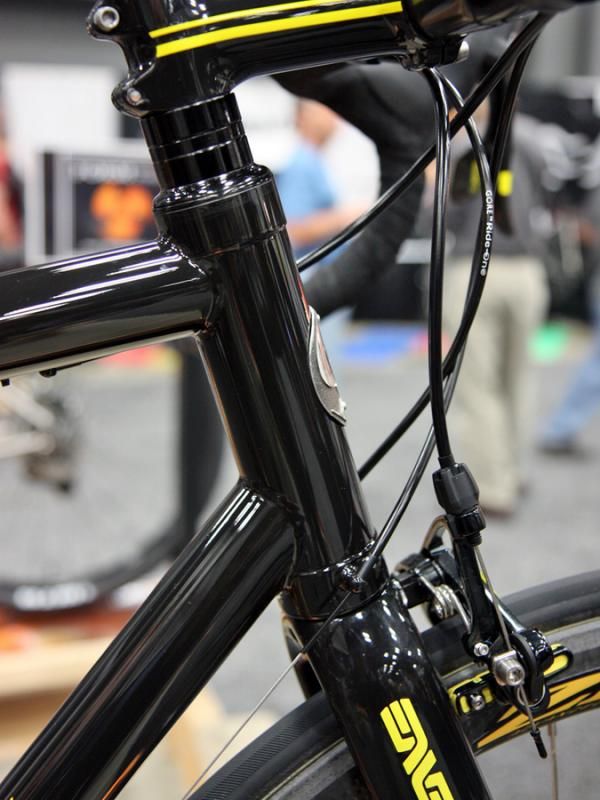 Once again, the 44mm head tube. Form Cycles pairs it here with a straight 1 1/8" fork.