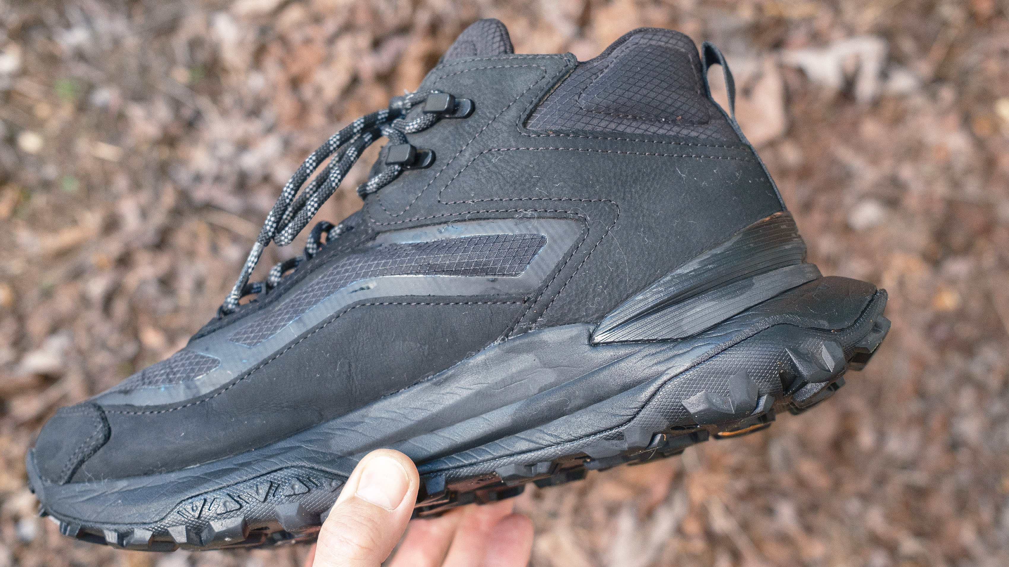 Close-up of the midsole and heel of the Timberland Motion Access Mid Waterproof Sneakers (black)