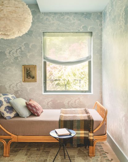 In Their Weekend Home, These Interior Designers Let Loose With Their ...